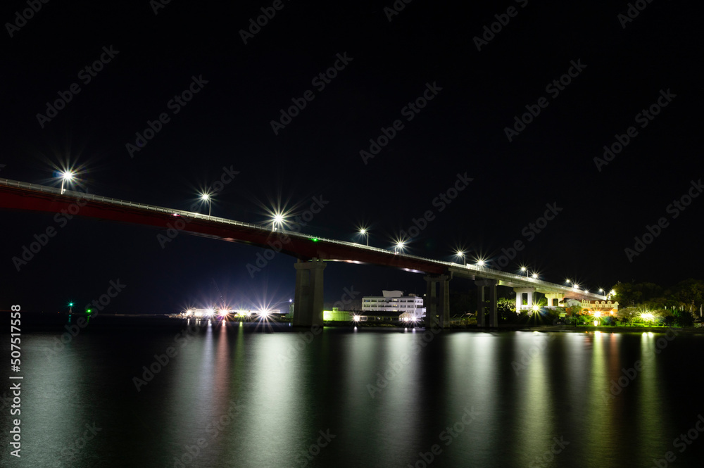 三浦市の城ヶ島大橋の夜景