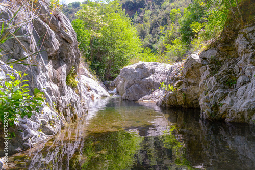  Foto -12 Rocce-fiume-Magisano