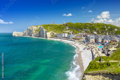 Print op canvas Panoramic view of the beach of Etretat in Normandy, a popular french seaside tow