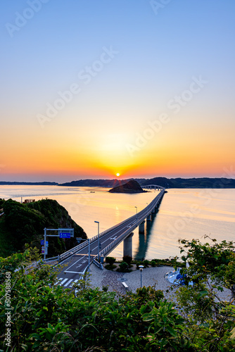 夕日と角島大橋 山口県下関市 Sunset and Tsunoshima Bridge. Yamaguchi-ken Shimonoseki city. 