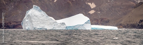 Obraz na płótnie Panorama Eisberg / Packeis  Deception Island  - Whalers Bay (Süd-Shetland Inseln