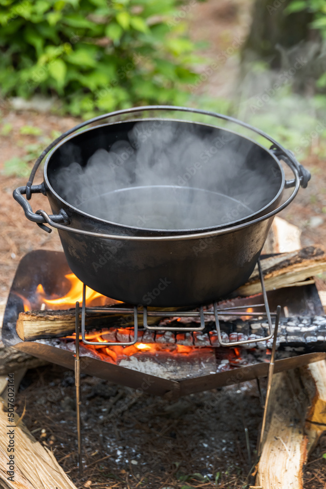 キャンプでダッジオーブン Dutch oven キャンプでダッジオーブン Dutch oven