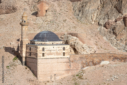Dogubeyazit Urartu Kalesi ve Eski Bayezid Camii, Dogubeyazıt, Ağrı, Türkiye photo