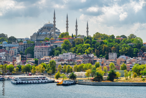 Canvas Print View of the Suleymaniye Mosque across the Golden Horn