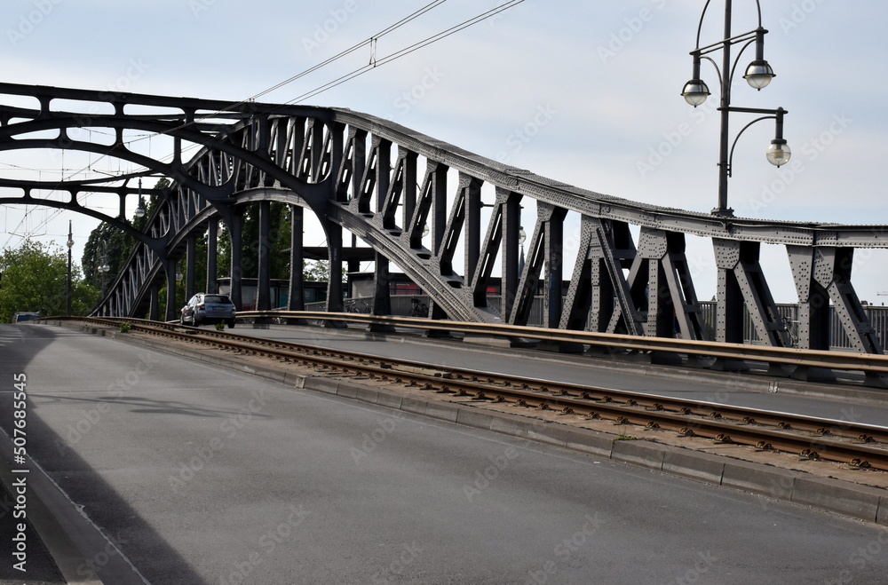 Brücke am ehemaligen Grenzübergang in Berlin