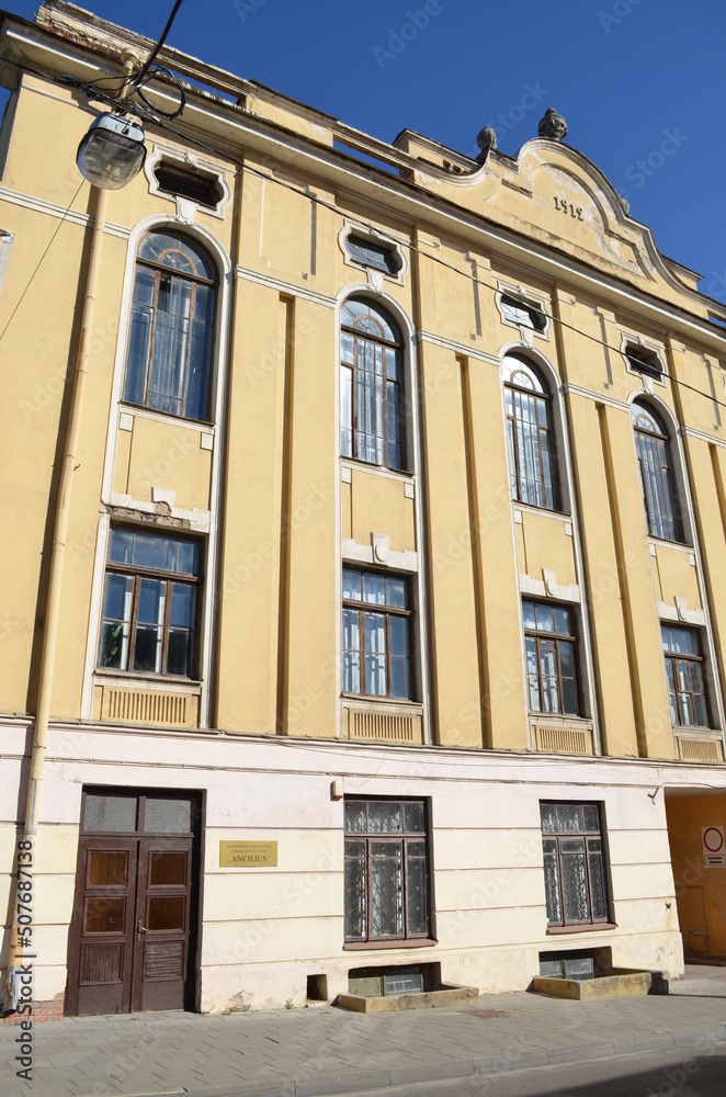 Obraz premium Vilnius, Lithuania, Old city, Church of St. Peter and St. Paul, Church of St. Paraskeva, Church of St. Casimir, Choral Synagogue, Pilies, Didzioji, Ausros Vartu, Palace of Grand Duke, Cathedral.