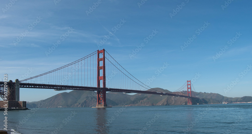 Obraz premium GGB Towards Marin