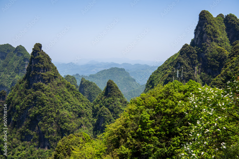 Horizontal picture of the sharp peaks of the Tian Men mountain, Zhangjiajie, Hunan, China
