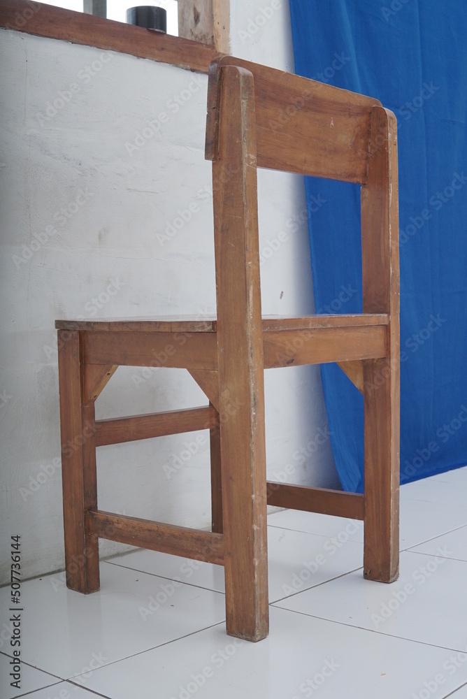 Empty wooden bench on a white background. Rest area. classic. isolated white background Furniture, interior objects, horror chairs. Empty wooden bench on a white background. Rest area. classic. isolated white background Furniture, interior objects, horror chairs.