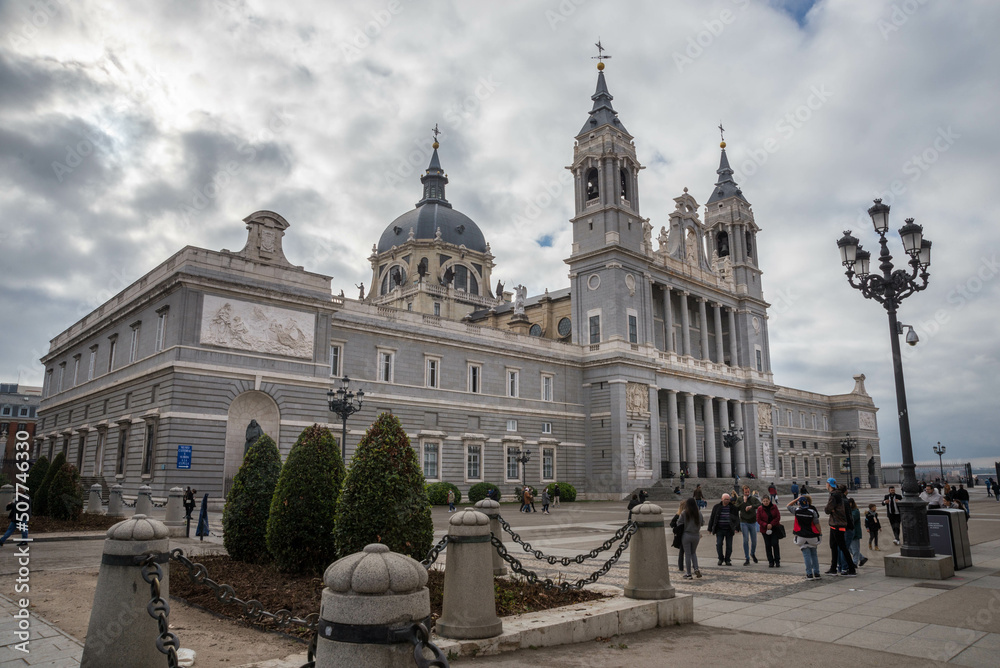 Fototapeta premium Madrid - Cathédrale de la Almudena