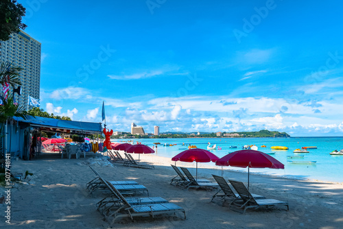 グアム　タモン地区のビーチと青空 photo