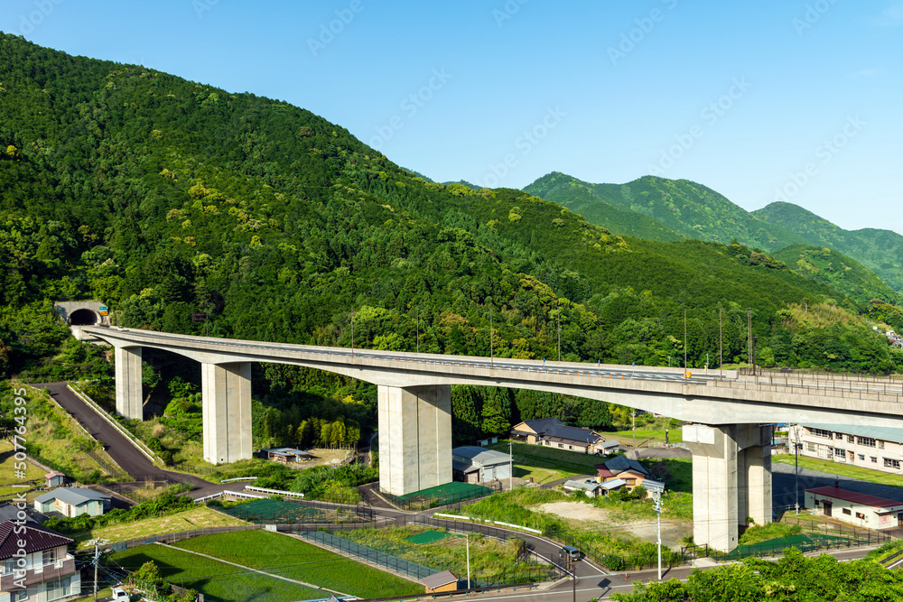 Fototapeta premium 熊野尾鷲道路のイメージ