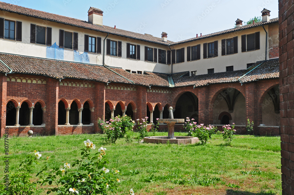 Obraz premium Il Chiostro dell'abbazia benedettina di Chiaravalle, Milano 