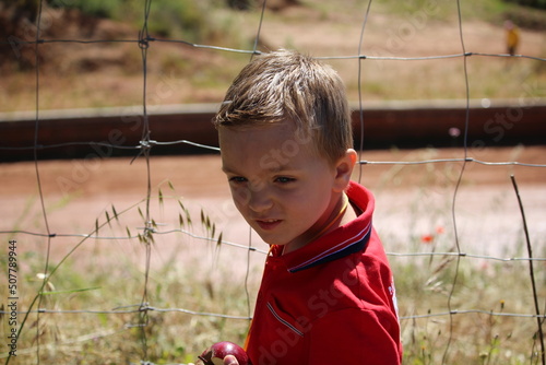 enfant blond mignon