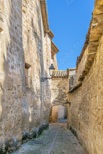 Fototapeta Naklejka Na Ścianę i Meble -  Street in Baeza, Spain