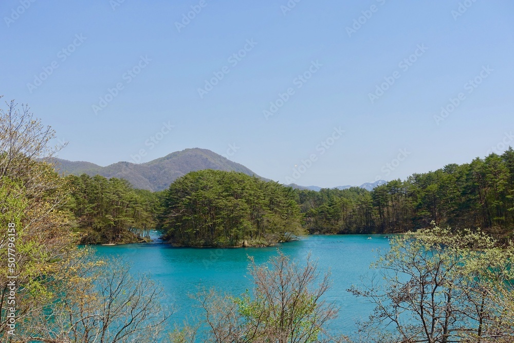 Naklejka premium 毘沙門沼の風景