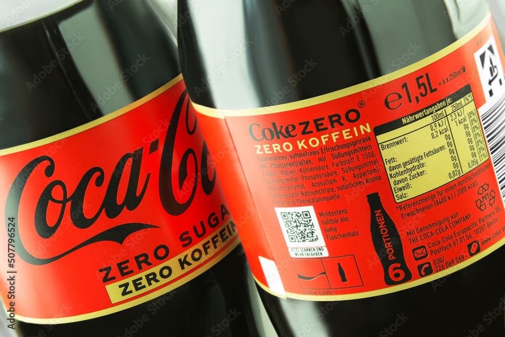 Foto de 2 Flaschen Coca-Cola Zero Koffein Sugar 1,5 Liter do Stock | Adobe  Stock