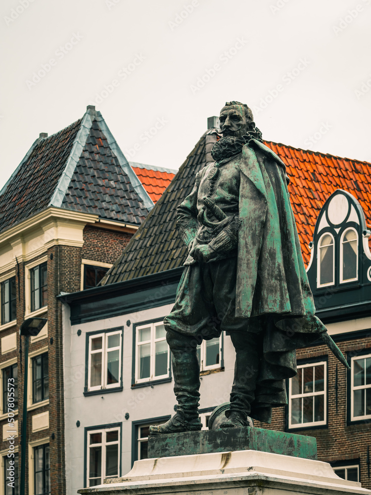 Statue Jan Pieterszoon Coen in Hoorn