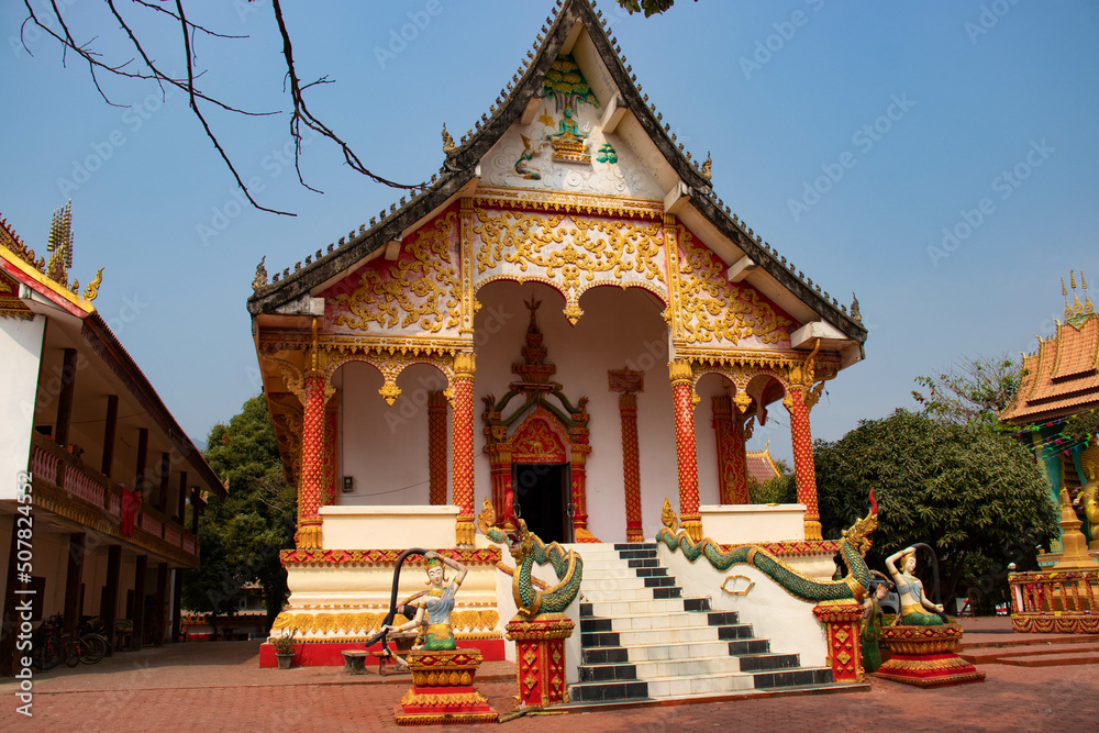 Fototapeta premium A beautiful panoramic view of Vang Vieng city in Laos.