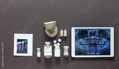 Foto Concept of timely dental treatment