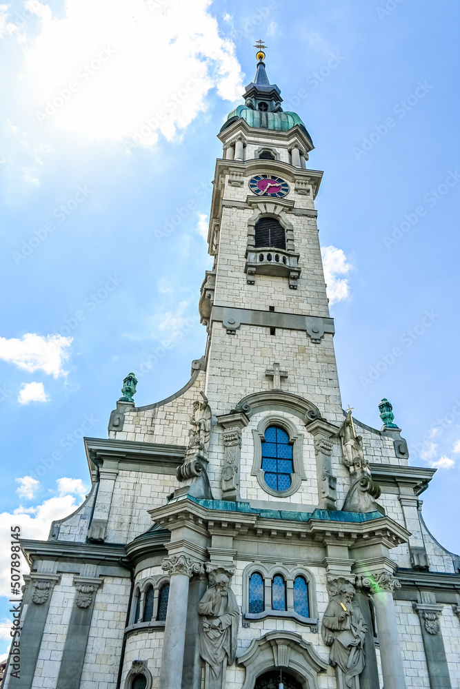 Frauenfeld, Stadtkirche , St. Nikolaus Kirche, Kirchturm, Stadt, Vorstadt, Grabenstrasse, Altstadt, Altstadthäuser, Touristen, Tourismus, Kanton, Thurgau, Sommer, Schweiz