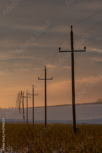 Telefonleitung im Sonnenuntergang
