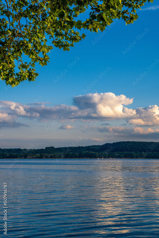 Bodensee blauer Himmel Wolken und Sonnenschein Bodensee blauer Himmel Wolken und Sonnenschein