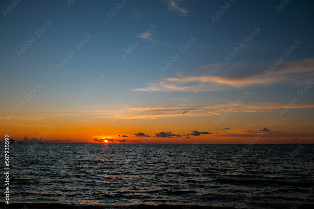 Naklejka premium sunset over the sea