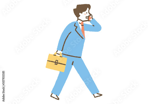 電話をしながら歩く男性会社員_色