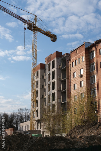 CONSTRUCTION OF A NEW BUILDING IN TULA