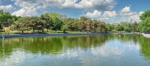 Canvas Print Artificial lake in the Liberty park of Odessa, Ukraine
