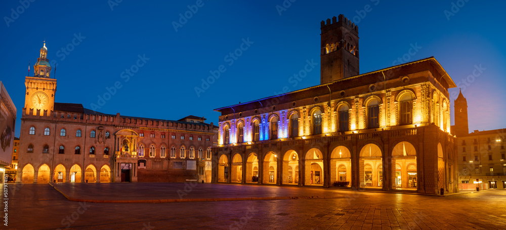 Bologna at night- Piazza Maggiore
