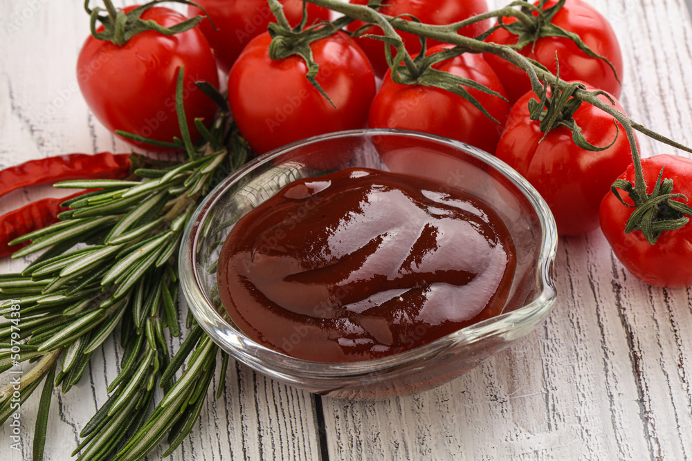 Tomato barbecue sauce on the bowl Tomato barbecue sauce on the bowl