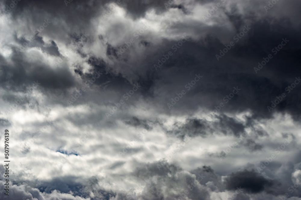 Dramatic sky - Background of dark clouds before thunder-storm Stock ...