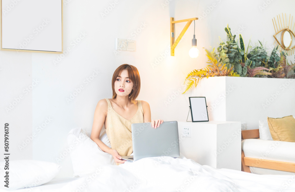 Oriental female home leisure life Oriental female home leisure life