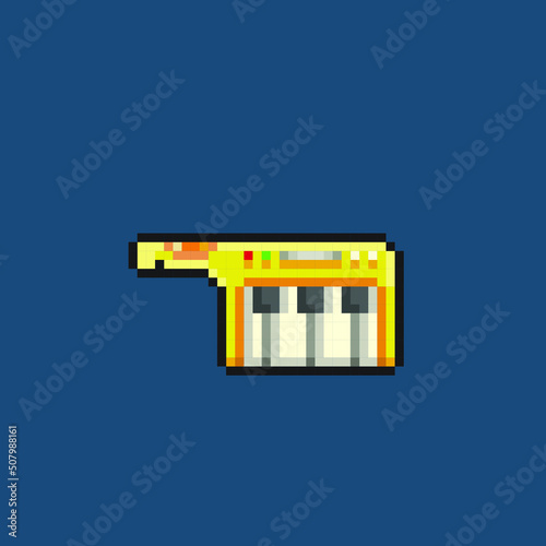 piano portable in pixel art style