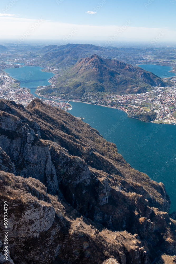 Fototapeta premium view of the lake from the top of the mountain