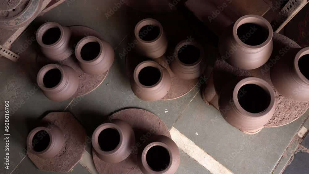 Handcrafted clay pot at Dharavi, Mumbai, India Handcrafted clay pot at Dharavi, Mumbai, India