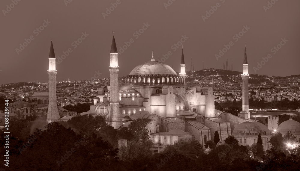 Naklejka premium Hagia Sophia at dusk - Istanbul Turkey 