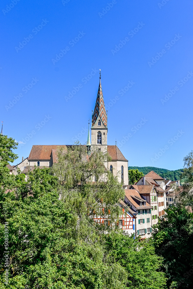 Stadt Baden, katholische Kirche, Altstadt, Altstadthäuser, Stadt, Aargau, Limmat, Sommer, Schweiz