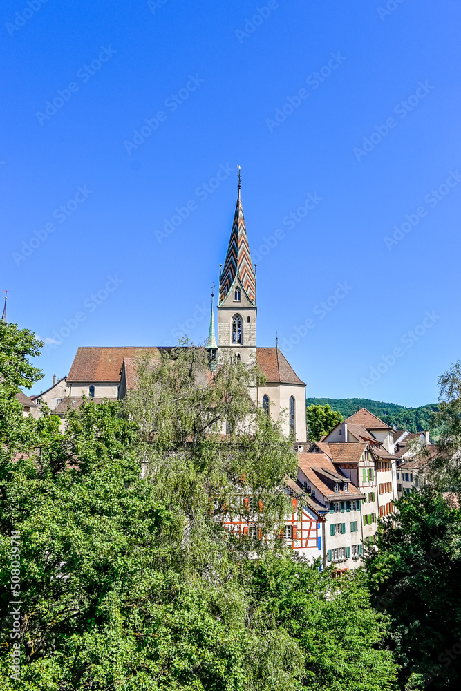 Stadt Baden, katholische Kirche, Altstadt, Altstadthäuser, Stadt, Aargau, Limmat, Sommer, Schweiz Stadt Baden, katholische Kirche, Altstadt, Altstadthäuser, Stadt, Aargau, Limmat, Sommer, Schweiz