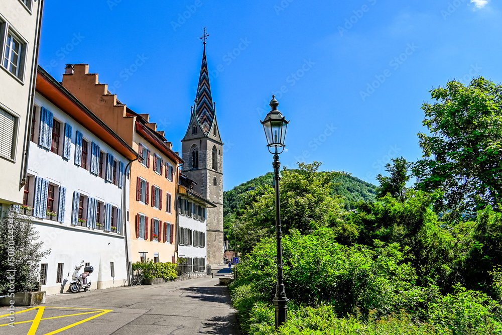 Stadt Baden, katholische Kirche, Altstadt, Altstadthäuser, Stadt, Aargau, Limmat, Fluss, Sommer, Schweiz
