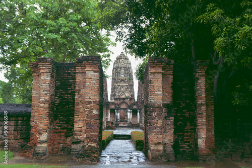 The entrance of Wat Si Sawai at the Historical Park in Sukhothai. photo