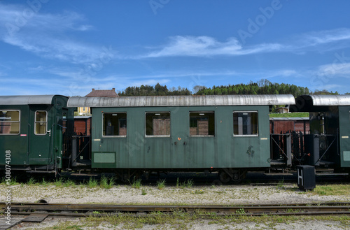 Steyrtalbahn, Schmalspurbahn, Bahnhof, Grünburg, Museumsbahn, Endbahnhof, Lokschuppen, Zug, Personenzug, Güterzug, Diesellok, Dampflok, Draisine, Motorbahnwagen, Drehscheibe, Gleis, Gleise, Schiene, S