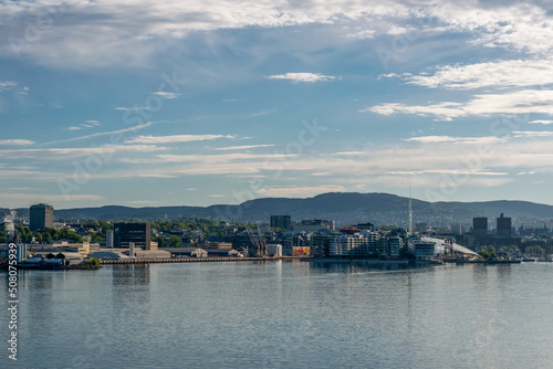 am Ende des Fjords am Hafen in Norwegen