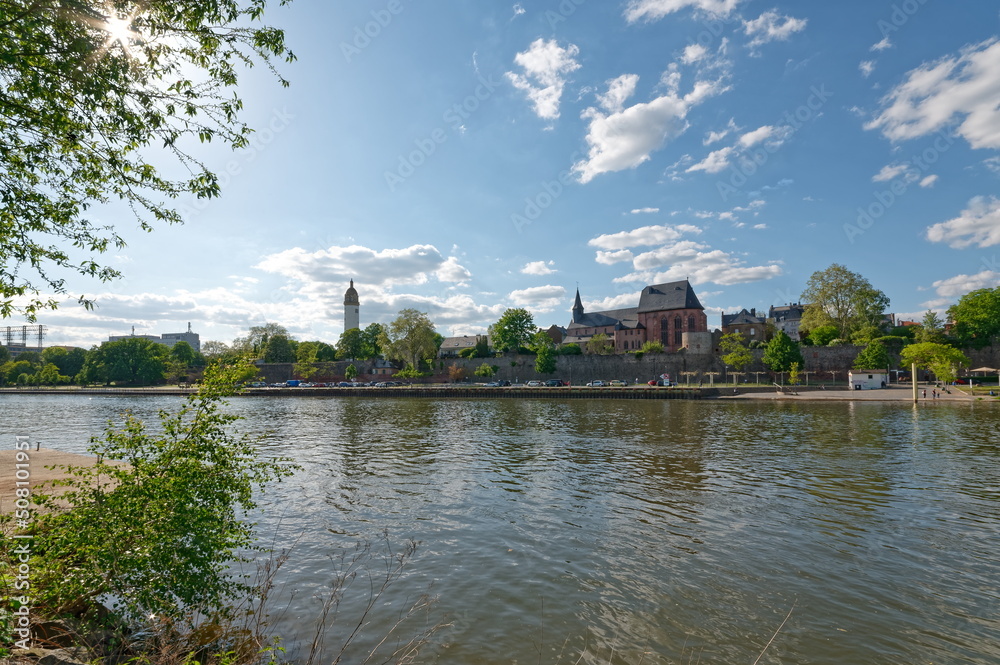 Frankfurt Höchst mit Höchster Schloss und Jachthafen am Main