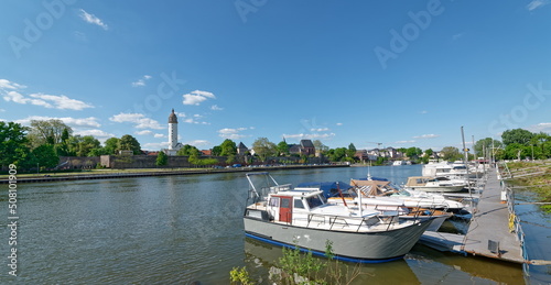 Frankfurt Höchst mit Höchster Schloss und Jachthafen am Main photo