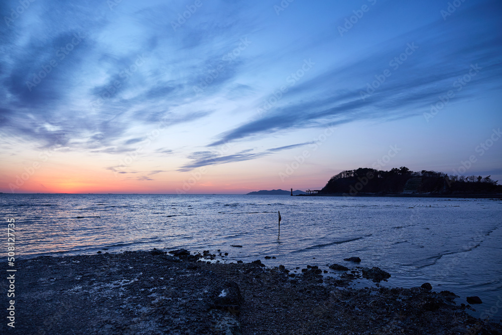 A beautiful sunset view from Daebudo Island in Korea.
A beautiful sunset view from Daebudo Island in Korea.