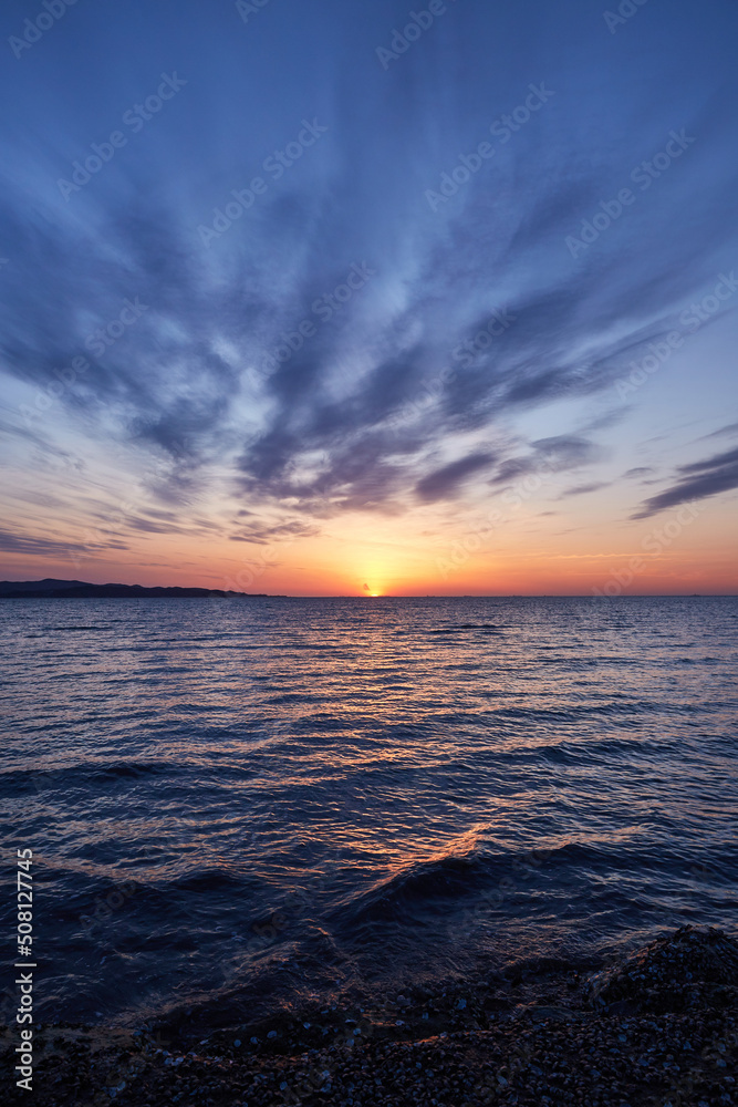 Obraz premium A beautiful sunset view from Daebudo Island in Korea. 