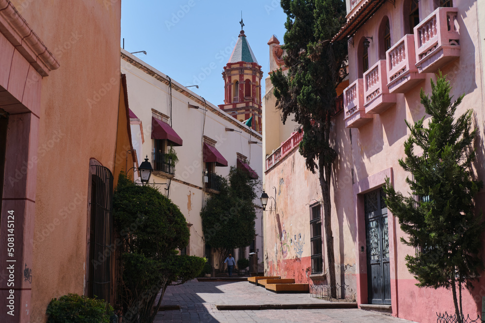Centro Histórico de Querétaro Santuario de la Congregación sobre calle Pasteur 